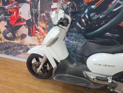 2012 APRILIA SCARABEO 300ie WHITE
