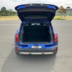 2025 MINI Countryman C Favoured