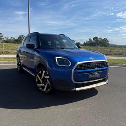 2025 MINI Countryman C Favoured