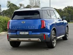2025 MINI Countryman C Favoured