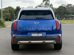 2025 MINI Countryman C Favoured
