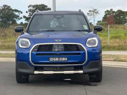 2025 MINI Countryman C Favoured