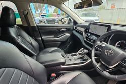 2022 Toyota
                Kluger GXL