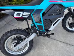 2025 CFMOTO CX-5E Blue