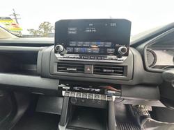 2024 Mitsubishi
Triton GLX+