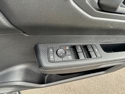 2024 Mitsubishi
Triton GLX+