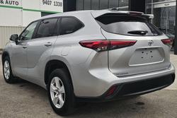 2022 Toyota
                Kluger GX