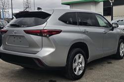 2022 Toyota
                Kluger GX