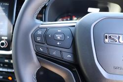 2025 Isuzu MU-X LS-T