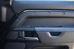 2023 Land Rover Defender 110 P525 V8 L663 MY23.5 AWD Santorini Black