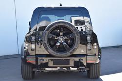 2023 Land Rover Defender 110 P525 V8 L663 MY23.5 AWD Santorini Black