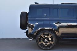 2023 Land Rover Defender 110 P525 V8 L663 MY23.5 AWD Santorini Black