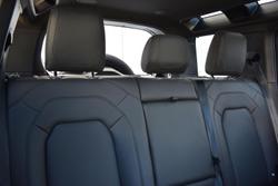 2023 Land Rover Defender 110 P525 V8 L663 MY23.5 AWD Santorini Black