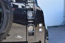 2023 Land Rover Defender 110 P525 V8 L663 MY23.5 AWD Santorini Black