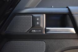 2023 Land Rover Defender 110 P525 V8 L663 MY23.5 AWD Santorini Black