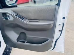 2013 Nissan Navara ST-X D40 Series 5 4X4 Dual Range Arctic White