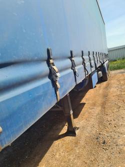 Krueger Tri-Axle Curtainsider Trailer