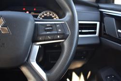 2024 Mitsubishi Outlander ES ZM MY24 White