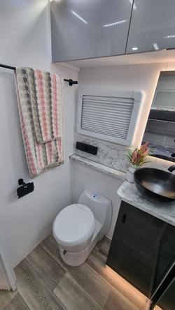 2025 Nikola Caravans Nik Klp 21'6'' 2 Bunk