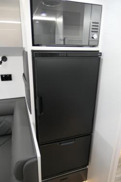 2025 Nikola Caravans Nik Klp 21'6'' 2 Bunk