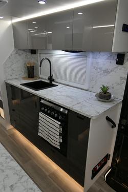 2025 Nikola Caravans Nik Klp 21'6'' 2 Bunk