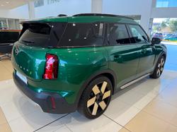 2024 MINI Countryman SE Favoured