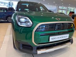 2024 MINI Countryman SE Favoured
