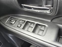 2021 Mitsubishi
                Outlander ES