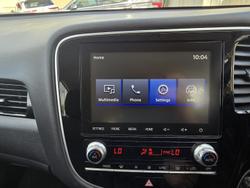 2021 Mitsubishi
                Outlander ES