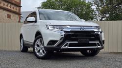 2021 Mitsubishi
                Outlander ES