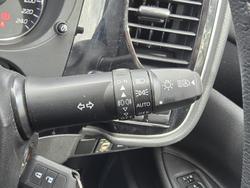 2021 Mitsubishi
                Outlander ES