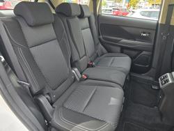 2021 Mitsubishi
                Outlander ES