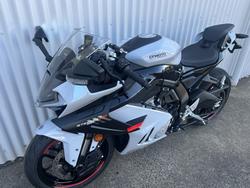 CFMOTO 675SR-R ROAD GREY