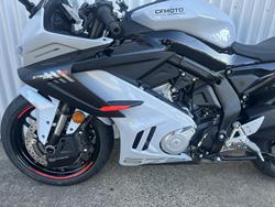 CFMOTO 675SR-R ROAD GREY