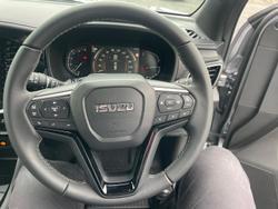 2025 Isuzu MU-X LS-T