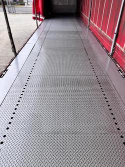 2009 Vawdrey
22 Pallet Sd Curtain R/T, Fork Lift, Safety Kick Up Rails