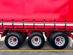 2009 Vawdrey
22 Pallet Sd Curtain R/T, Fork Lift, Safety Kick Up Rails
