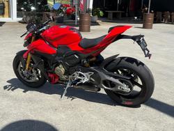 2025 Ducati Streetfighter V4 S Streetfighter Red
