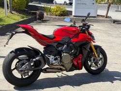 2025 Ducati Streetfighter V4 S Streetfighter Red