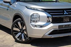 2025 Mitsubishi Outlander Exceed