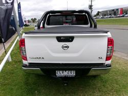 2017 Nissan
                Navara SL
