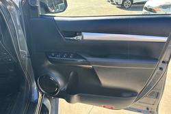 2019 Toyota Hilux SR5