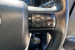 2019 Toyota Hilux SR5