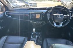 2019 Toyota Hilux SR5