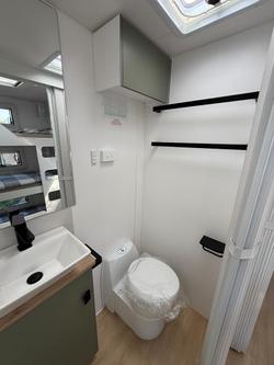 2025 Franklin Razor 220 Triple Bunk