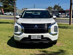 2024 Mitsubishi Outlander ES ZM MY24 White