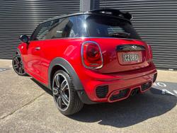 2017 MINI
                Hatch John Cooper Works