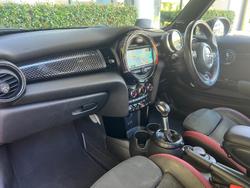 2017 MINI
                Hatch John Cooper Works