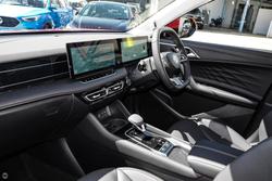 2025 MG
                HS Super Hybrid Essence