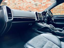 2016 Porsche Cayenne Platinum Edition 92A MY17 4X4 On Demand Black